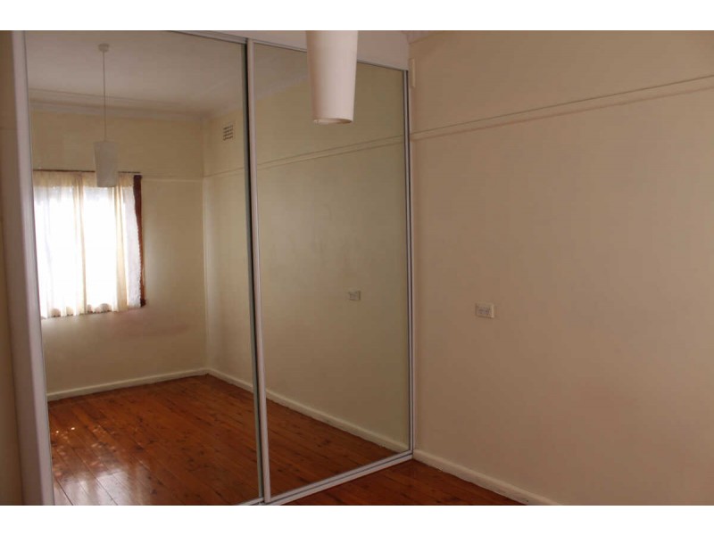 8 WANDA STREET, Merrylands NSW 2160