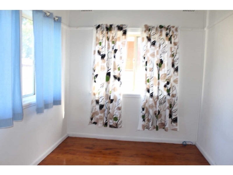 8 WANDA STREET, Merrylands NSW 2160