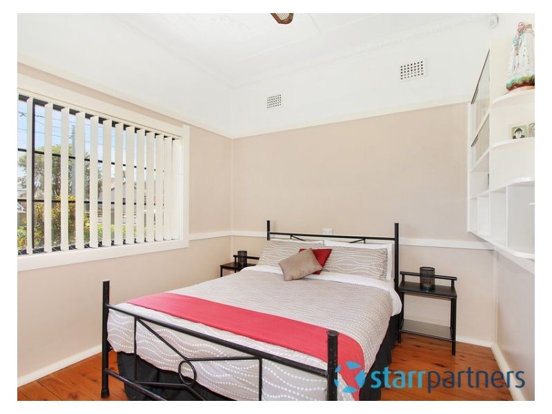 18 Rhodes Avenue, Guildford NSW 2161