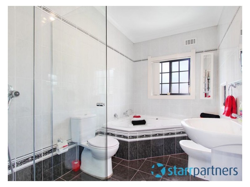 18 Rhodes Avenue, Guildford NSW 2161