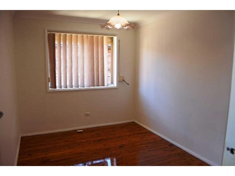 121 CHIFLEY STREET, Smithfield NSW 2164