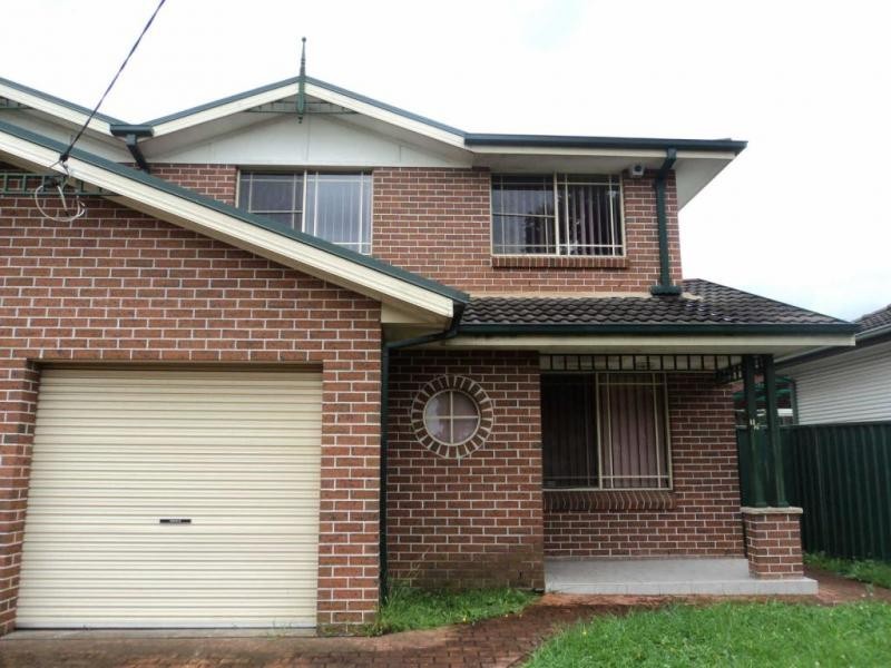 12 DYSON PLACE, Fairfield West NSW 2165