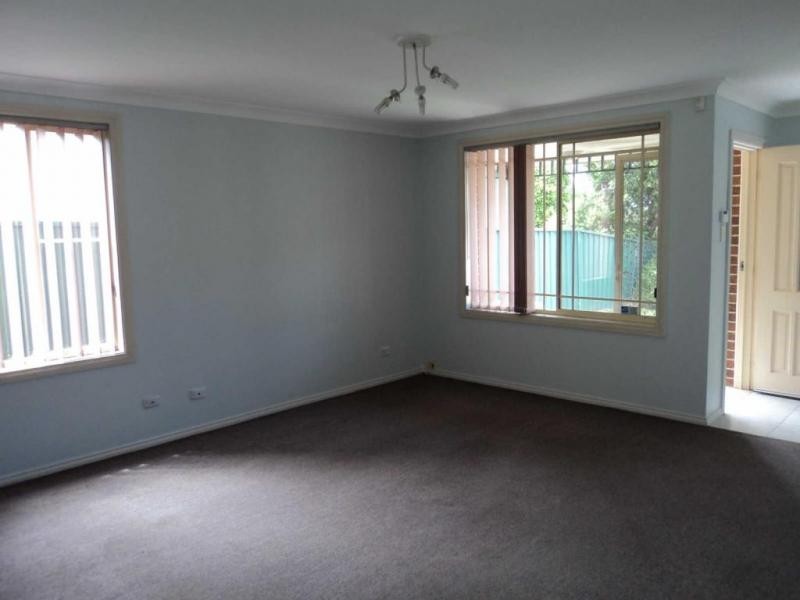 12 DYSON PLACE, Fairfield West NSW 2165