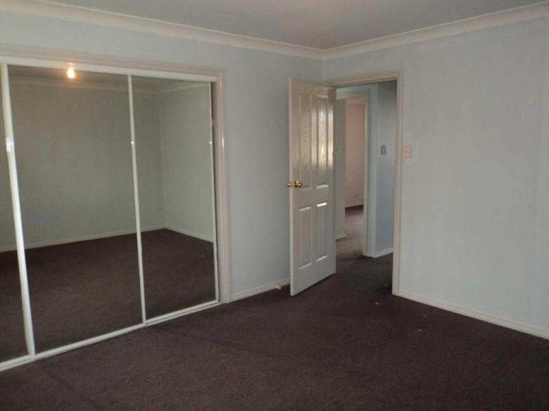 12 DYSON PLACE, Fairfield West NSW 2165