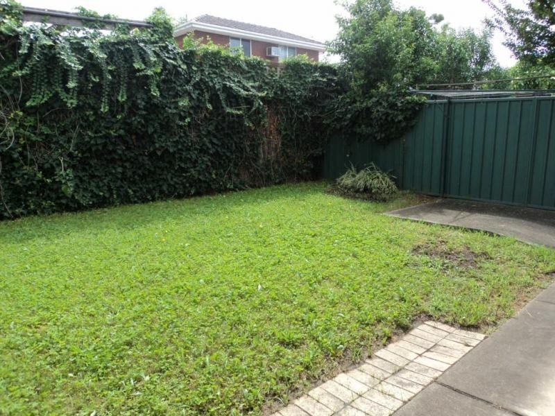 12 DYSON PLACE, Fairfield West NSW 2165