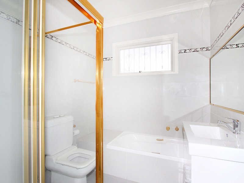 37 COTSWOLD STREET, Westmead NSW 2145