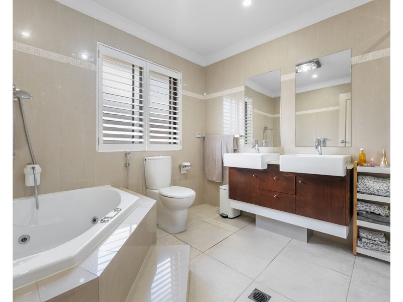 122 Excelsior Street, Merrylands NSW 2160