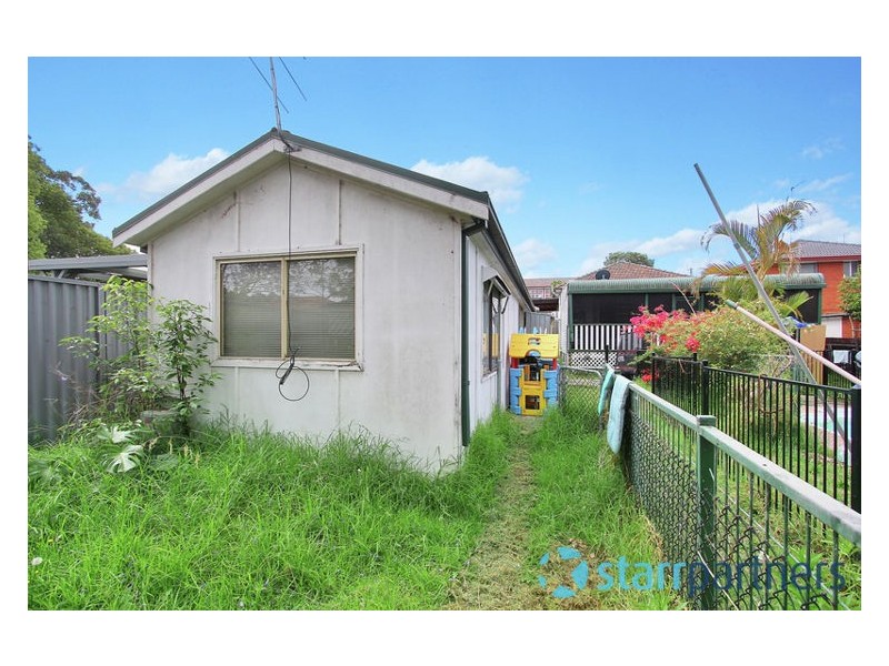 8 Henson Street, Merrylands NSW 2160