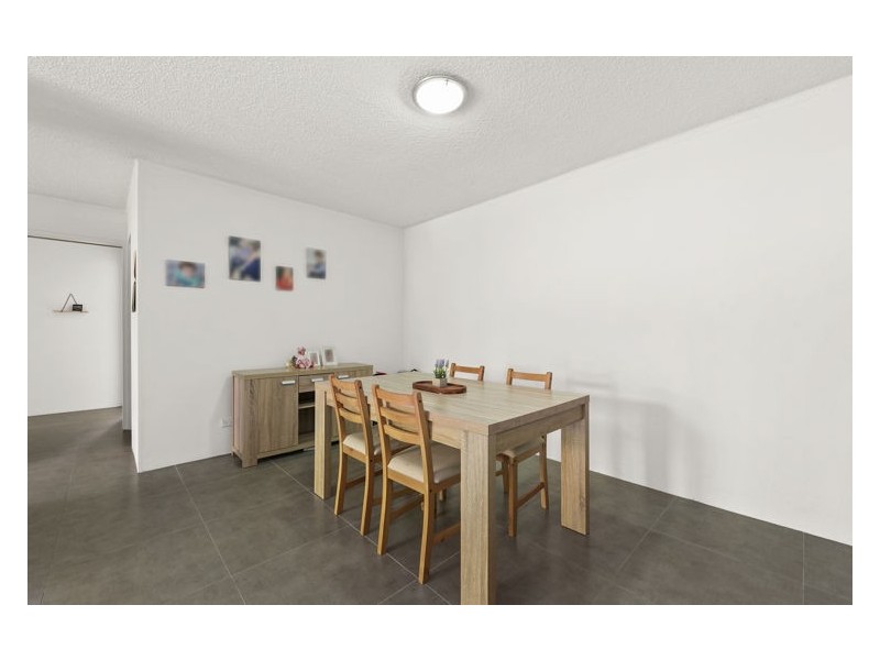 2/27-29 Windsor Road, Merrylands NSW 2160