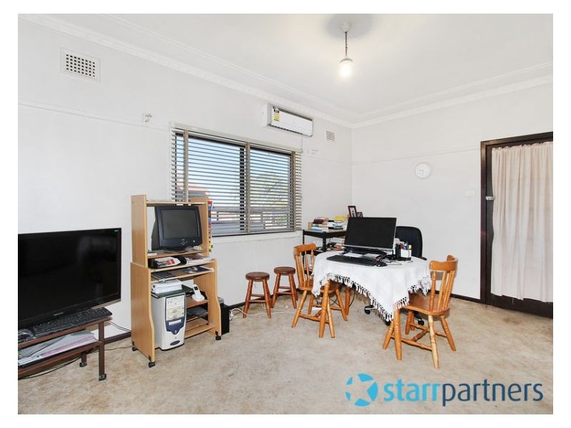 8 Warnock Street, Guildford NSW 2161