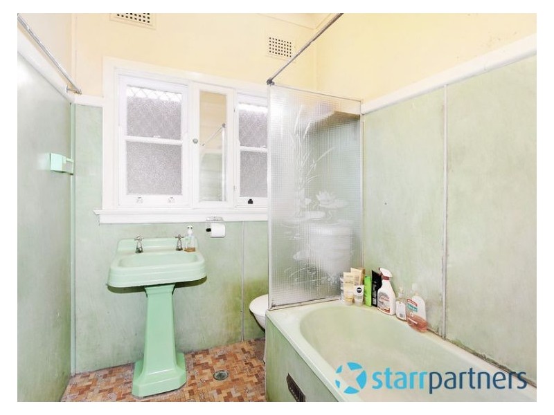 8 Warnock Street, Guildford NSW 2161