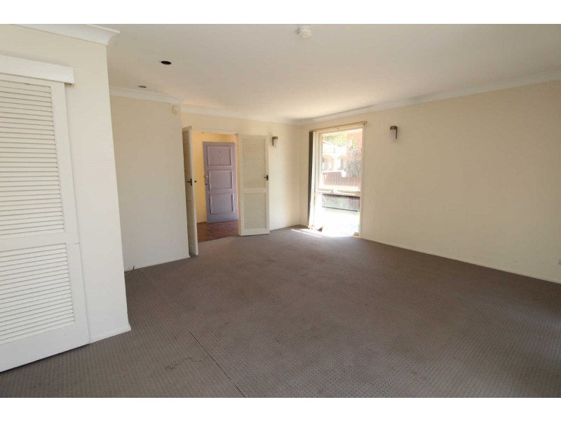 32 Bolaro Avemue, Greystanes NSW 2145