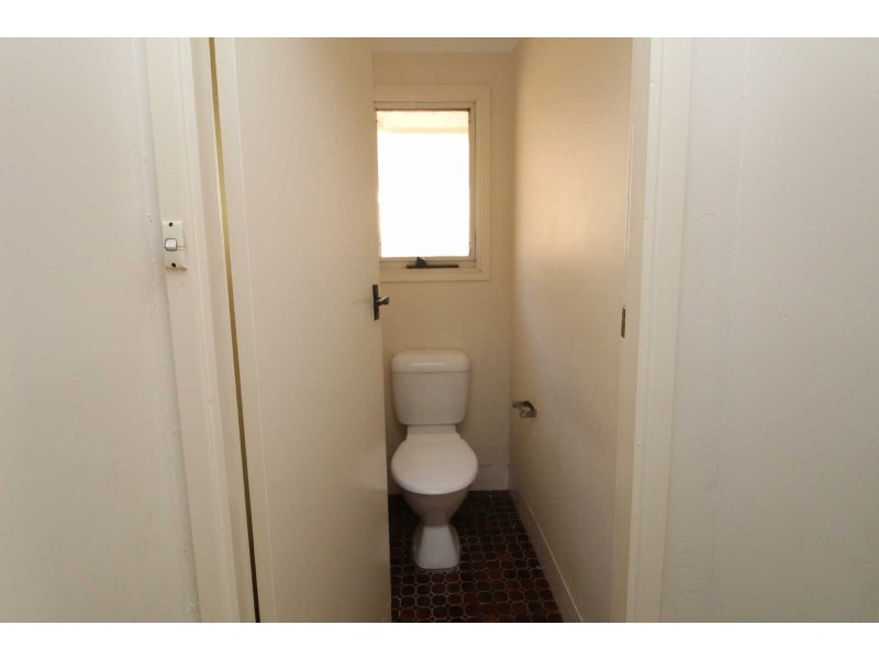 32 Bolaro Avemue, Greystanes NSW 2145