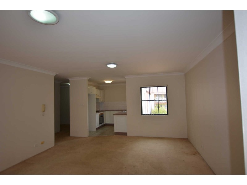 10/38 Cooyong Crescent, Toongabbie NSW 2146