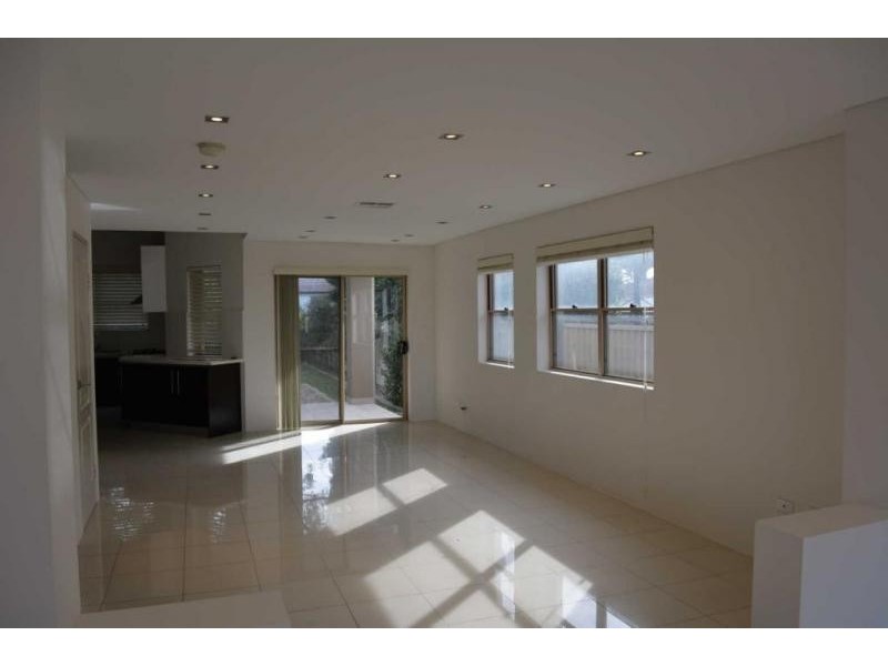 07 ROBERTSON STREET, Guildford West NSW 2161