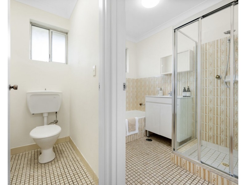 2/36 Derby Street, Merrylands NSW 2160