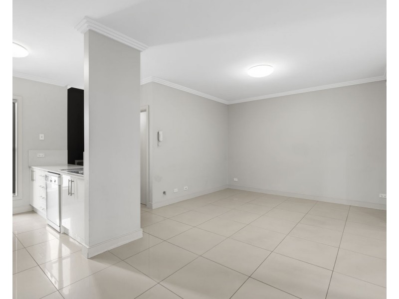 8/79 Woodpark Road, Merrylands NSW 2160