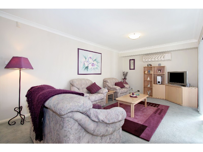 2/24 Blackbutt Crescent, Greystanes NSW 2145