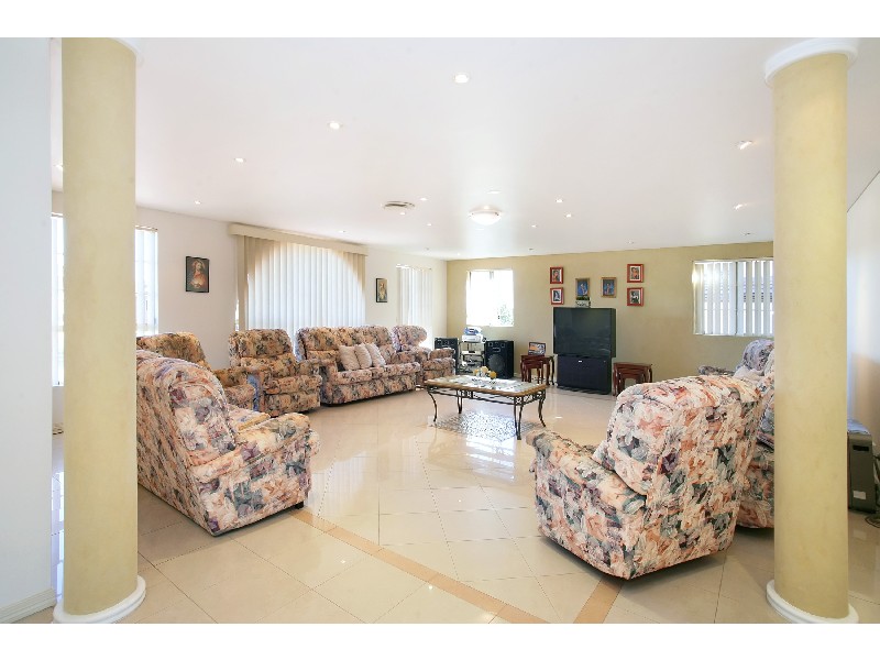 35 Hilltop Road Road, Merrylands NSW 2160