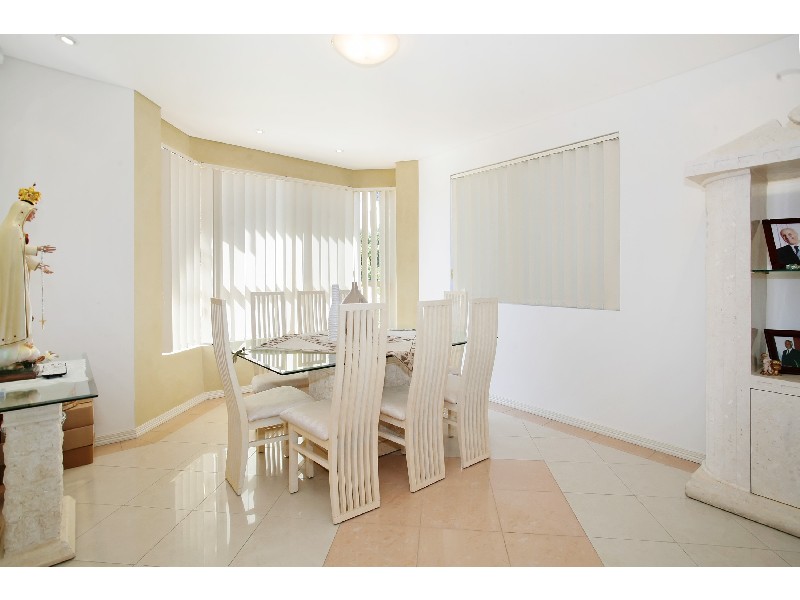 35 Hilltop Road Road, Merrylands NSW 2160