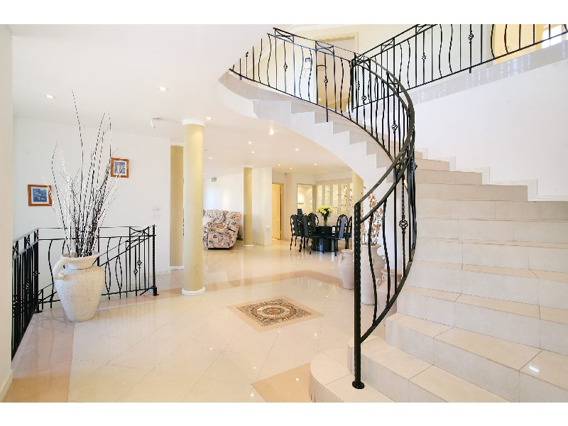 35 Hilltop Road Road, Merrylands NSW 2160