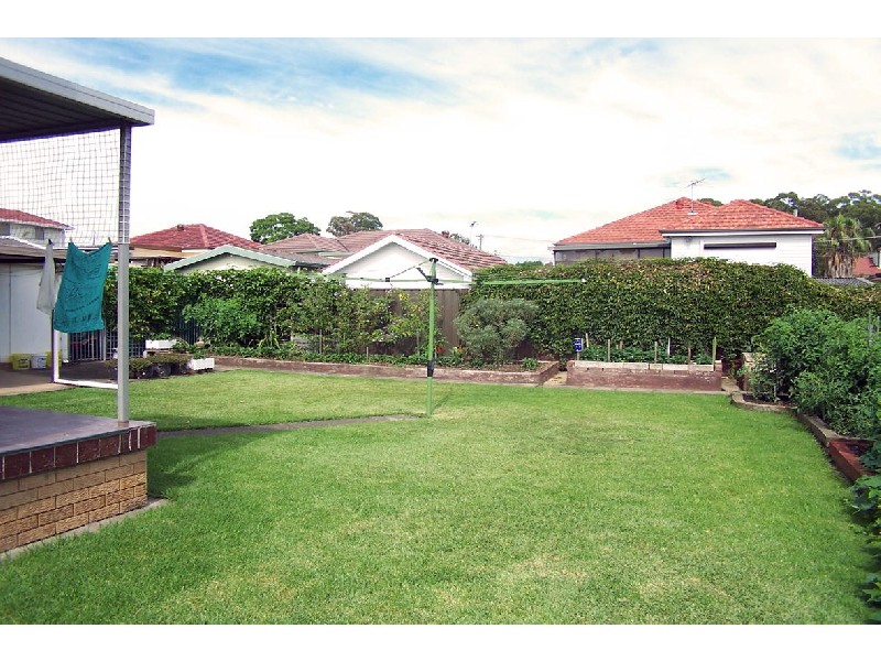 8 Vulcan Street, Guildford NSW 2161