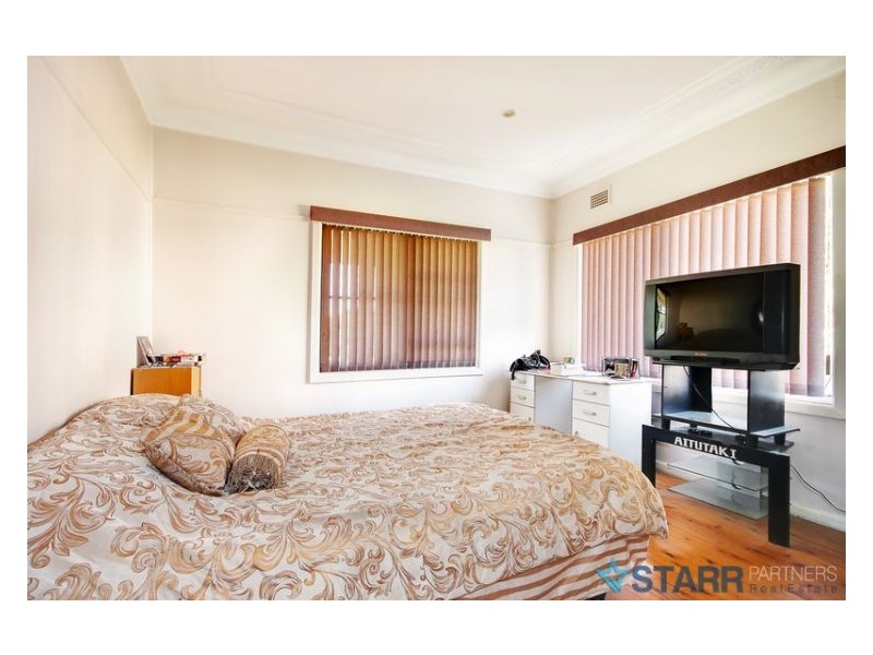 32 Barcom Street, Merrylands West NSW 2160