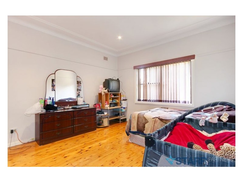 32 Barcom Street, Merrylands West NSW 2160