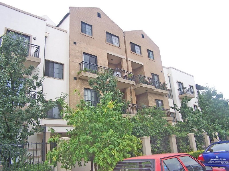 4/11-15 Refractory Court, Holroyd NSW 2142