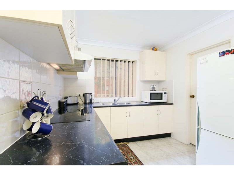 2/25 Neil Street, Merrylands NSW 2160