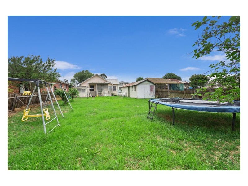 6 Cecil Street, Guildford NSW 2161