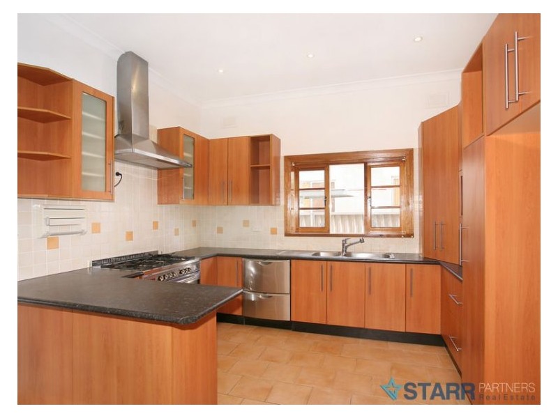 8 Locksley Avenue, Merrylands NSW 2160