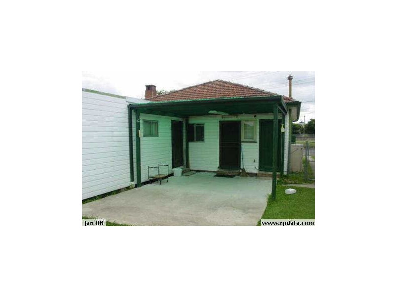 102 MILITARY ROAD, Guildford NSW 2161