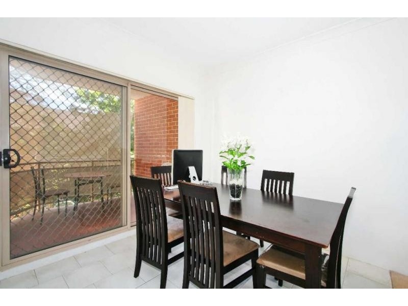 8/28 PATON STREET, Merrylands NSW 2160