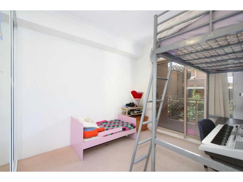 8/28 PATON STREET, Merrylands NSW 2160