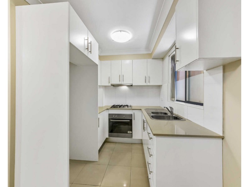 2/38 Memorial Avenue, Merrylands NSW 2160