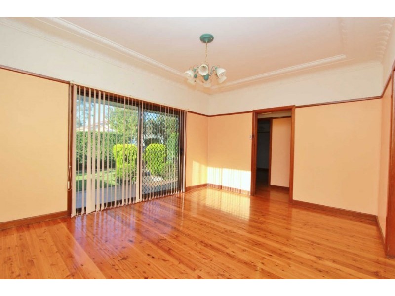 49 MOUNTFORD AVENUE, Guildford NSW 2161