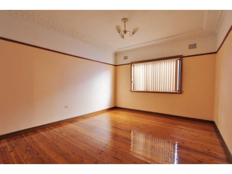 49 MOUNTFORD AVENUE, Guildford NSW 2161