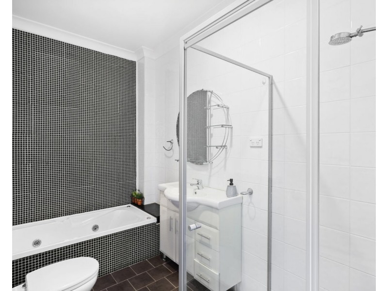 6/48 Memorial Avenue, Merrylands NSW 2160