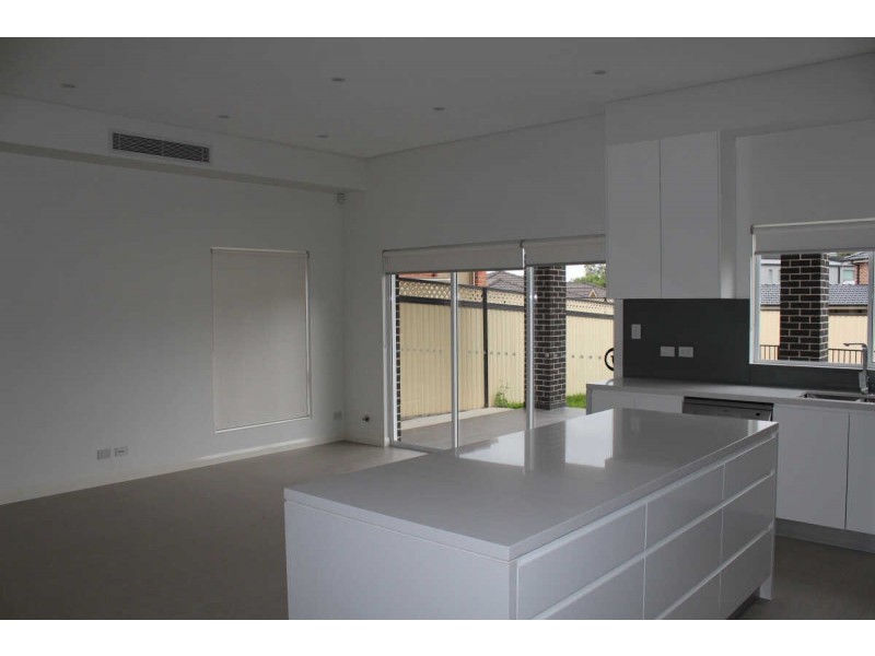 8 VALDA STREET, Merrylands NSW 2160