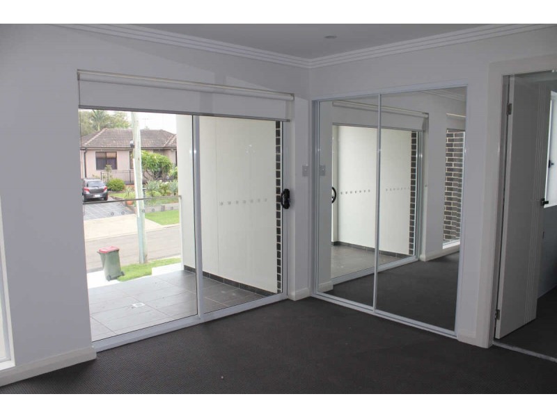 8 VALDA STREET, Merrylands NSW 2160