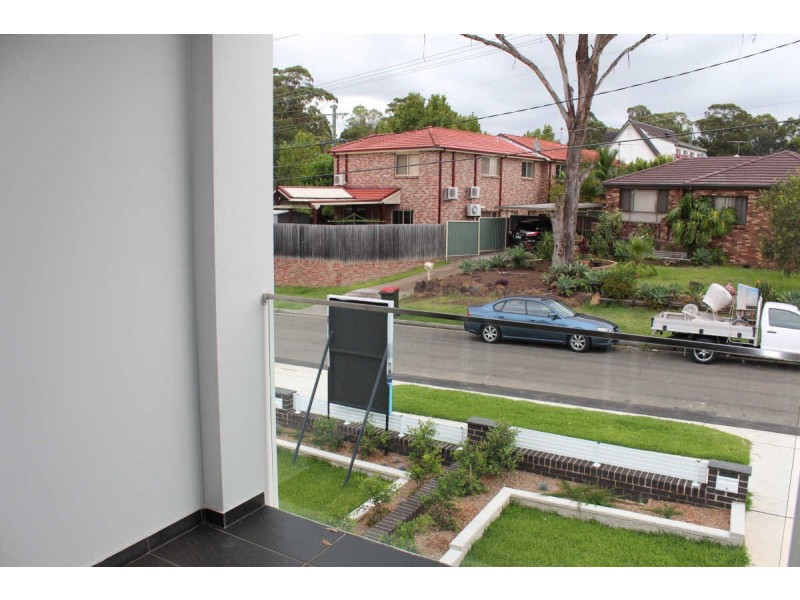 8 VALDA STREET, Merrylands NSW 2160