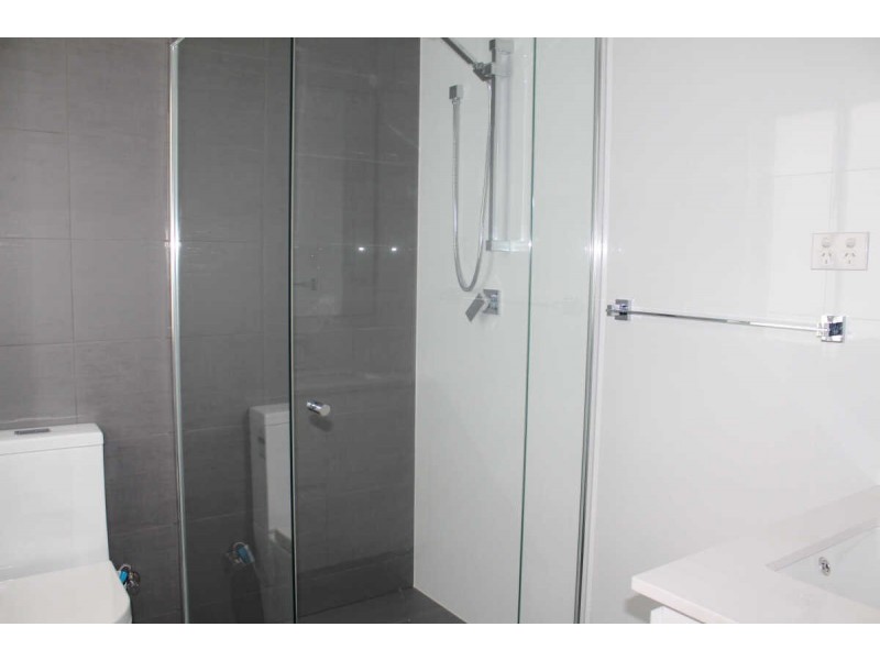 8 VALDA STREET, Merrylands NSW 2160