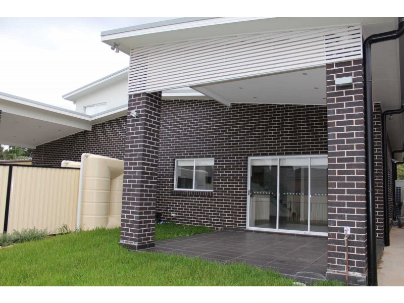 8 VALDA STREET, Merrylands NSW 2160