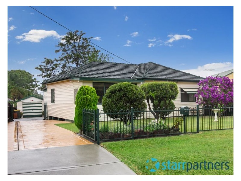 2 Robyn Street, Woodpark NSW 2164