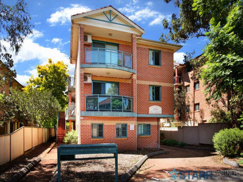 2/20 CHETWYND ROAD, Merrylands NSW 2160