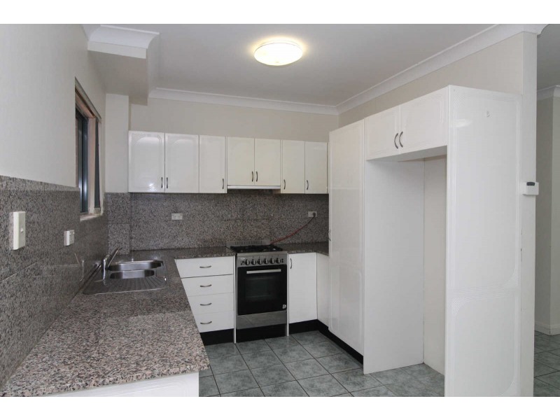2/20 CHETWYND ROAD, Merrylands NSW 2160