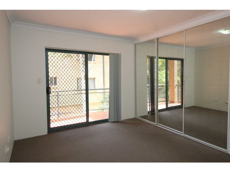 2/20 CHETWYND ROAD, Merrylands NSW 2160