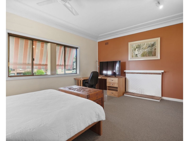 6 Craigelea Street, Guildford NSW 2161