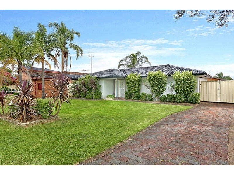 6 CARPENTER PLACE, Minchinbury NSW 2770